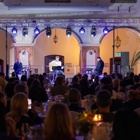 Galicia Nueva, Castle Hotel Lučenec Eksteriør billede