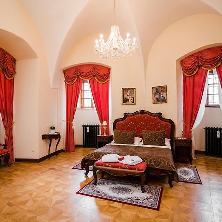 Galicia Nueva, Castle Hotel Lučenec Eksteriør billede