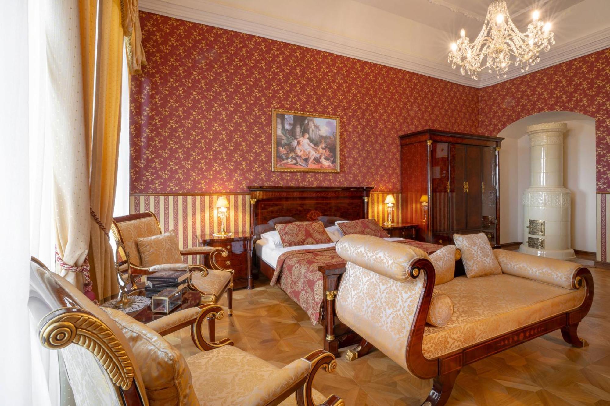 Galicia Nueva, Castle Hotel Lučenec Eksteriør billede
