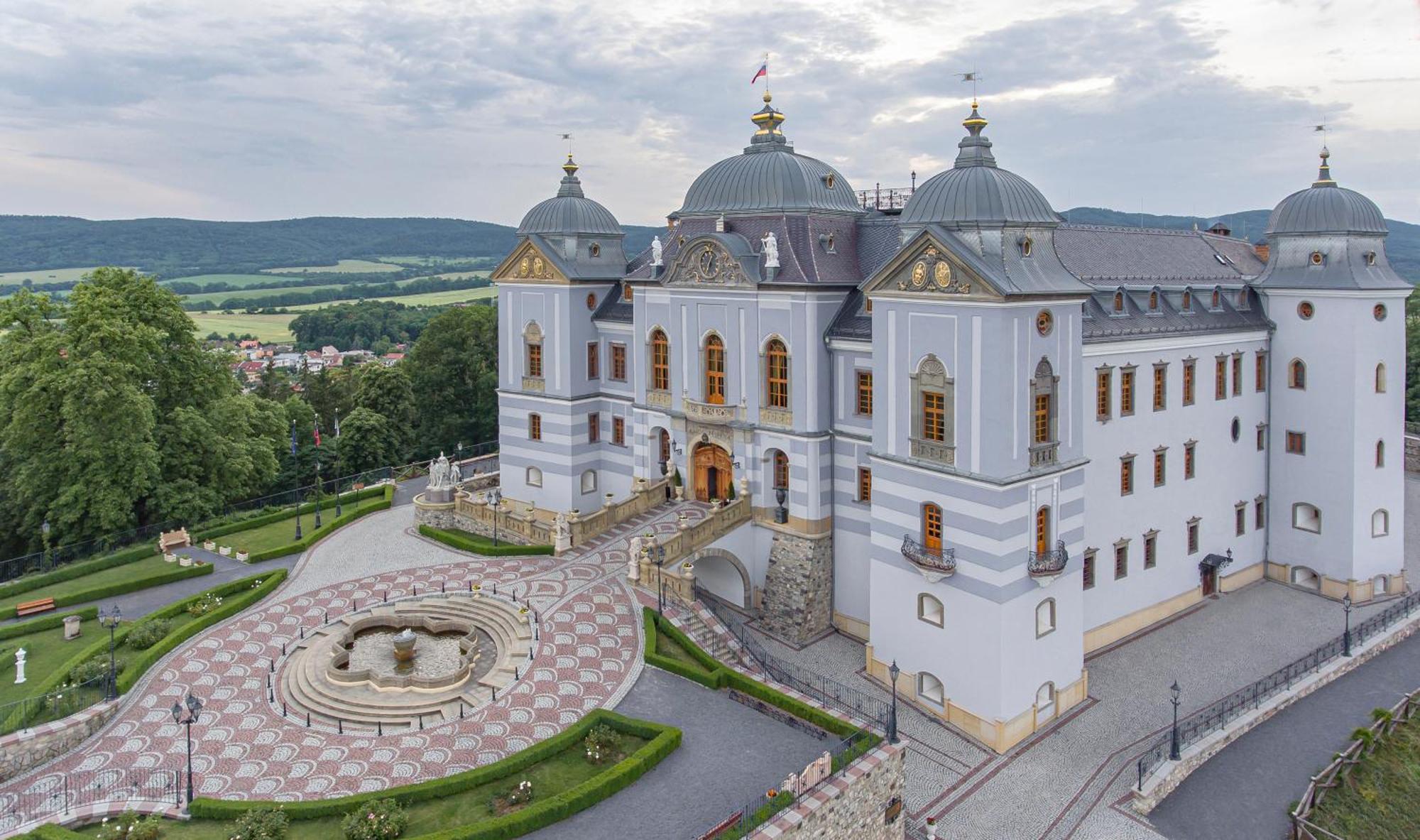 Galicia Nueva, Castle Hotel Lučenec Eksteriør billede