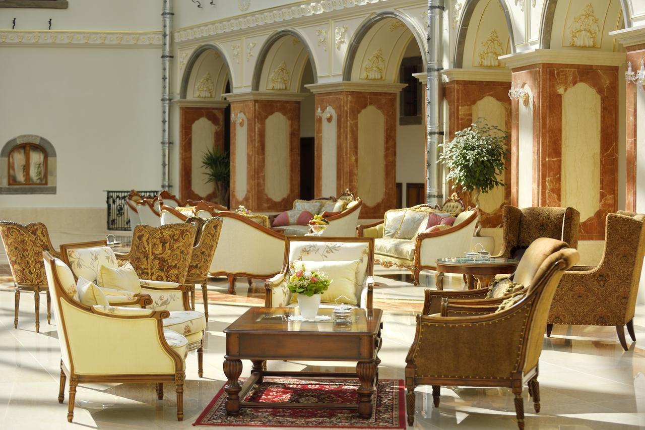Galicia Nueva, Castle Hotel Lučenec Eksteriør billede